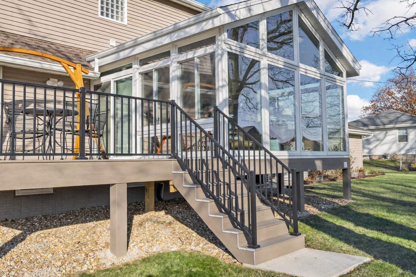 Patio-to-sunroom conversion in Daytona Beach, FL